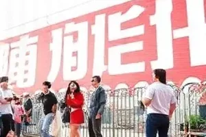 《雪落无声计划》四段不同天光的画面并排比对示意